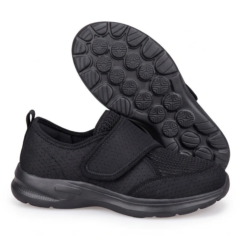 Breedevo verstellbare Komfortschuhe in Schwarz – Seitenansicht und Sohle mit Noppenprofil