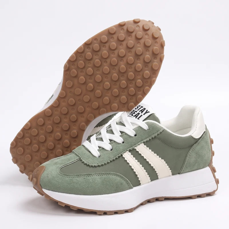 Fleureva Retro-Damensneaker in Grün, Seitenansicht mit Sohle