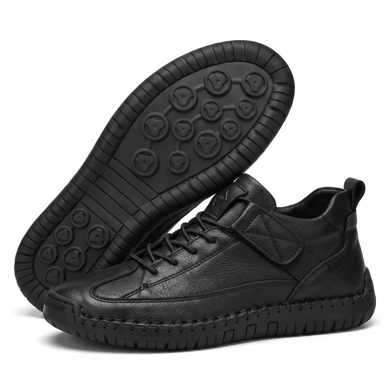 MayFit Slip Slip-on-Sneaker in Schwarz – Seitenansicht und Sohle