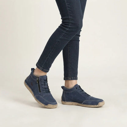 MayFit Zip Komfort-Sneaker in Blau, am Fuß getragen