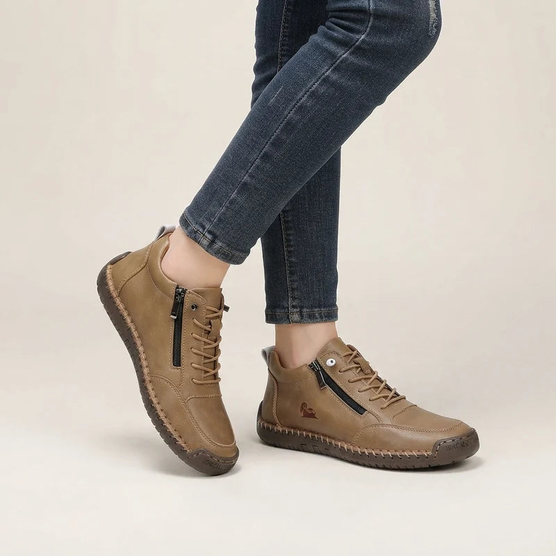 MayFit Zip Komfort-Sneaker in Khaki, am Fuß getragen