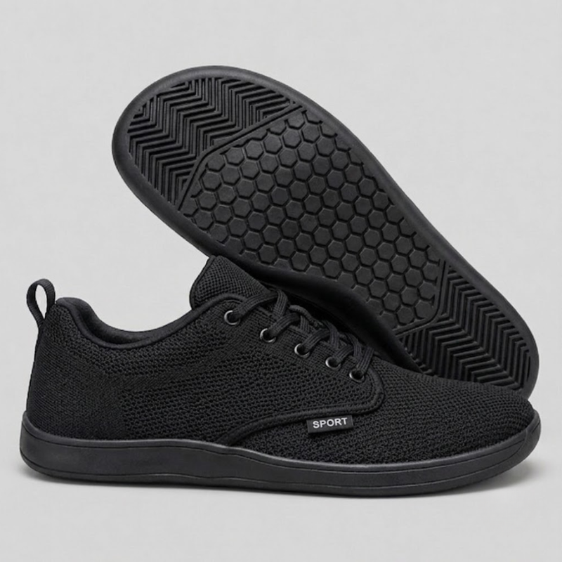 WideStep Sneaker ganz in Schwarz mit schwarzer Profilsohle