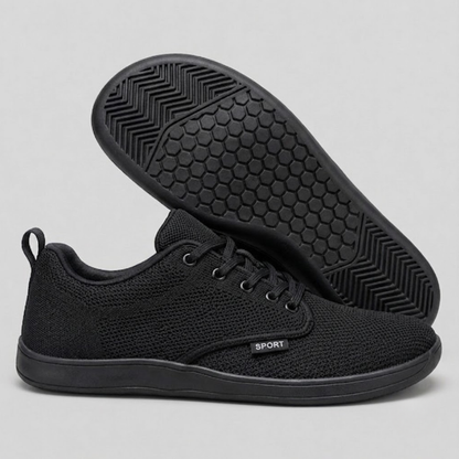 WideStep Sneaker ganz in Schwarz mit schwarzer Profilsohle